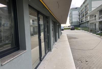 Spațiu comercial, de 50 mp, în Central - 8