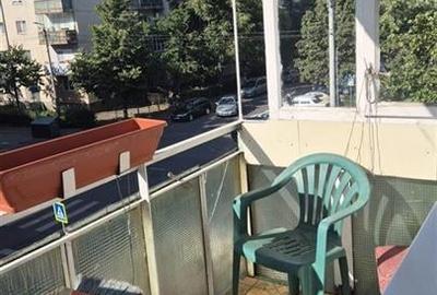 Apartament cu 3 camere decomandat în Nufărul - 4