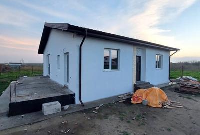 Casă individuală cu 3 camere cu Canalizare în Cumpăna - 1