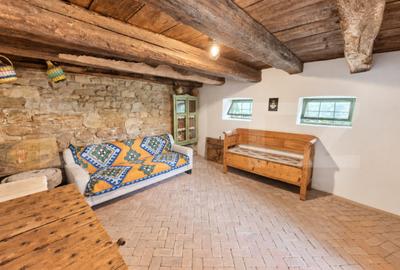 Casă cu 3 camere cu Teren 5032 Mp în Geaca