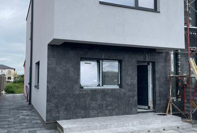 Duplex cu 4 camere cu Canalizare în Moșnița Nouă - 1