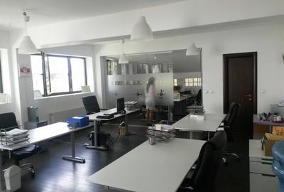 Casă individuală cu 6 camere cu Canalizare în Crângași - 1