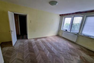 Apartament cu 2 camere semidecomandat în Tomis II