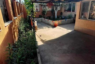 Casă cu 4 camere cu Canalizare în Lacu Dulce