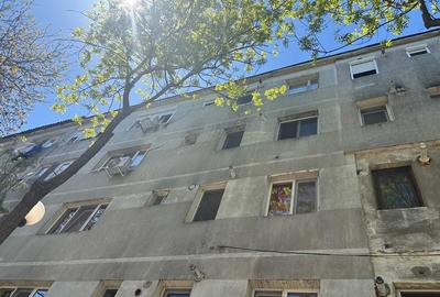 Apartament cu 3 camere semidecomandat în Central - 1