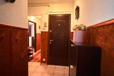 Apartament cu 3 camere decomandat în Astra - 3