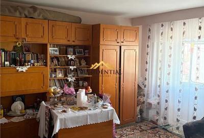 Apartament cu 3 camere decomandat în Central - 1