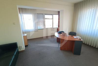 Apartament cu 2 camere decomandat, mobilat în Central