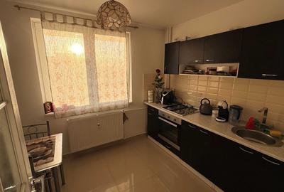 Apartament cu 2 camere semidecomandat în Brâncoveanu