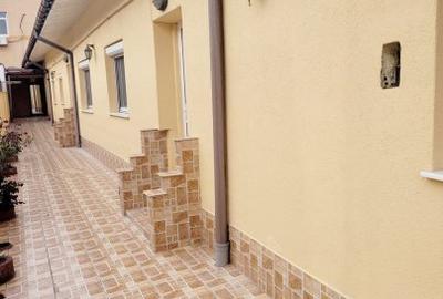 Casă cu 4 camere cu Teren 200 Mp în Faleza Nord