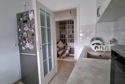 Apartament cu 2 camere semidecomandat în Pajura