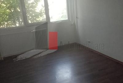 Garsonieră decomandată în Drumul Taberei