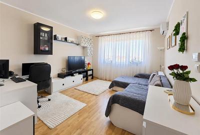 Apartament cu 2 camere decomandat în Sânmartin