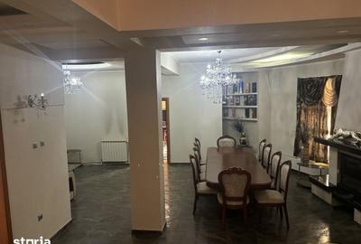 Casă cu 6 camere cu Teren 1000 Mp în Central