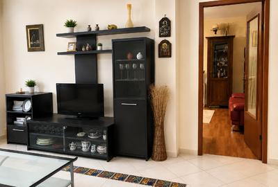 Apartament cu 4 camere decomandat, mobilat în Sebastian