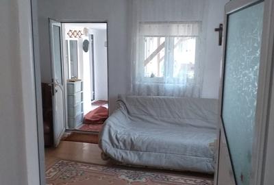 Casă cu 5 camere cu Teren 900 Mp în Central