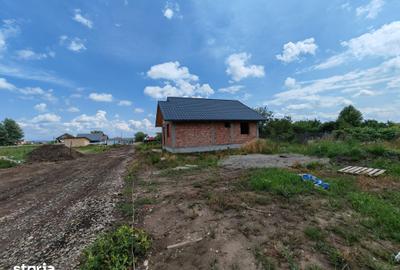 Casă cu 3 camere cu Teren 400 Mp în Hemeiuș