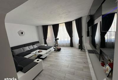 Casă cu 10 camere cu Teren 425 Mp în Sânmartin - 18