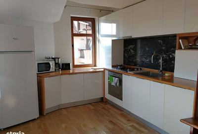 Apartament cu 4 camere decomandat în Baciu