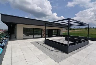 Casă cu Teren 1190 Mp în Central