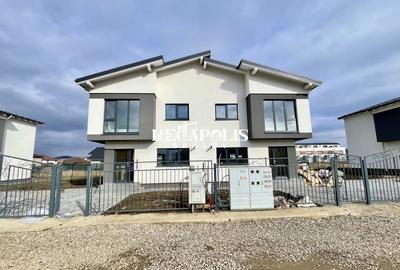 Duplex cu 4 camere cu Canalizare în Sânpetru - 30