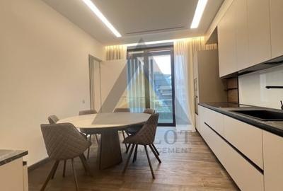 Apartament cu 5 camere semidecomandat, mobilat în Kiseleff