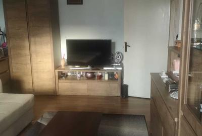 Apartament cu 3 camere decomandat în Lujerului