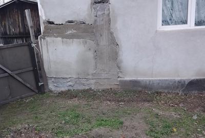 Casă cu 5 camere cu Teren 2000 Mp în Central