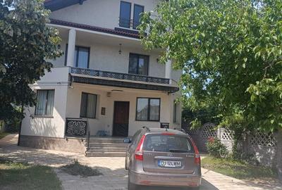 Casă cu 4 camere în Mofleni - 1