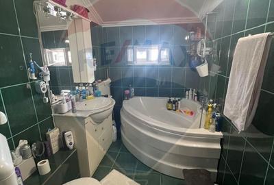 Casă cu 3 camere cu Teren 111 Mp în Central - 2