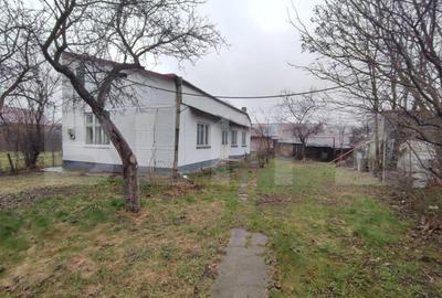 Casă individuală cu 3 camere cu Teren 1500 Mp în Exterior Nord