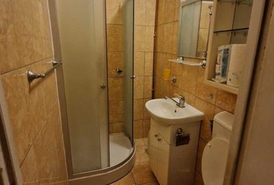 Apartament cu 2 camere semidecomandat în Florilor