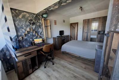 Apartament cu 4 camere în Dacia