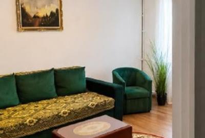 Apartament cu 3 camere decomandat în Alexandriei