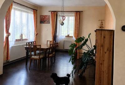 Casă cu 6 camere cu Teren 1100 Mp în Poiana - 2