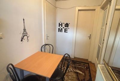 Apartament cu 3 camere semidecomandat în Central