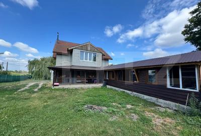 Casă cu 3 camere cu Teren 800 Mp în Central