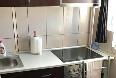 Garsonieră decomandată în Central