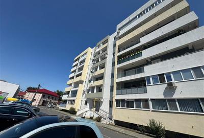 Apartament cu 2 camere semidecomandat, mobilat în Central
