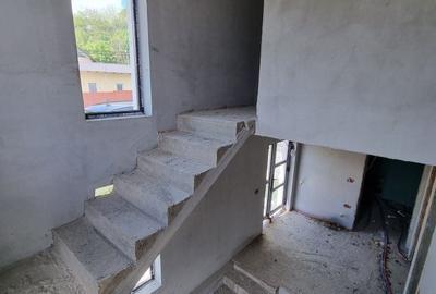 Casă cu 4 camere în Valea Mare