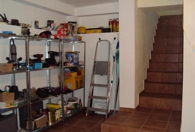 Casă individuală cu 5 camere cu Canalizare în Vest - 16