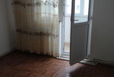 Apartament cu 2 camere semidecomandat în Hipodrom