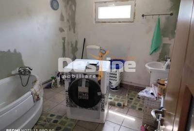 Casă cu 5 camere cu Teren 200 Mp în Sud