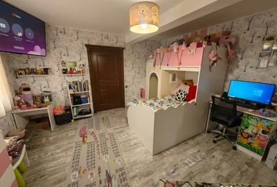 Casă cu 5 camere în Dulcești