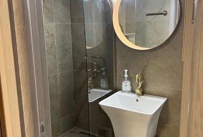 Apartament cu 2 camere decomandat în Casa de Cultură