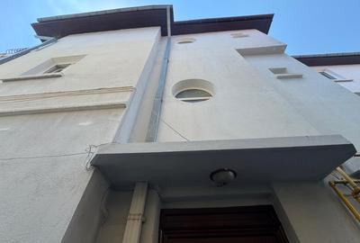 Casă cu 7 camere cu Canalizare în Cotroceni - 22