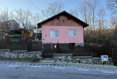 Casă individuală cu 5 camere cu Canalizare în Poiana Câmpina - 1