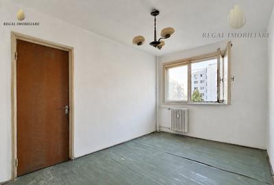 Apartament cu 3 camere decomandat în Drumul Taberei