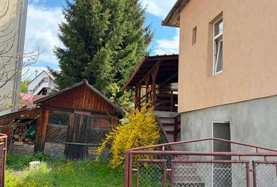 Casă individuală cu 4 camere cu Canalizare în Central - 2