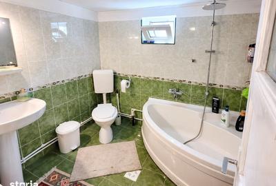 Casă cu 4 camere cu Teren 451 Mp în Central
